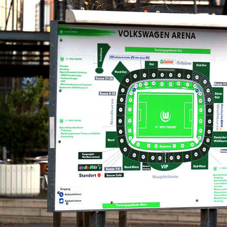 Leitsysteme: Orientierungs-Tafel Stadion. Produziert von Fitzke Werbetechnik aus Gifhorn und Wolfsburg.